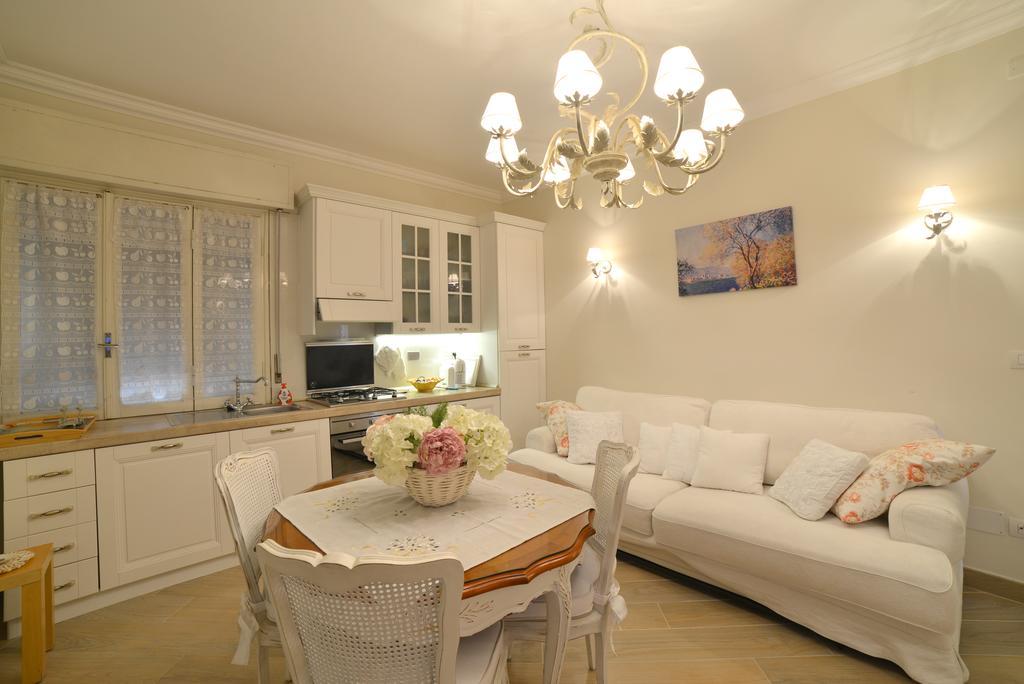Casa Grandis Dimora Di Charme Nel Cuore Di Bordighera Apartment Exterior photo